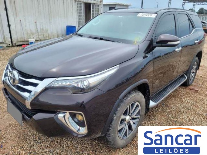 TOYOTA HILUX SW4 16/17